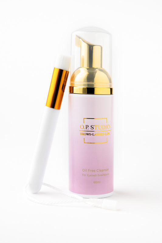 Oil Free Cleanser With Brush